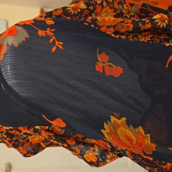 Loft black and orange floral print blouse Sz SP - Picture 7 of 9
